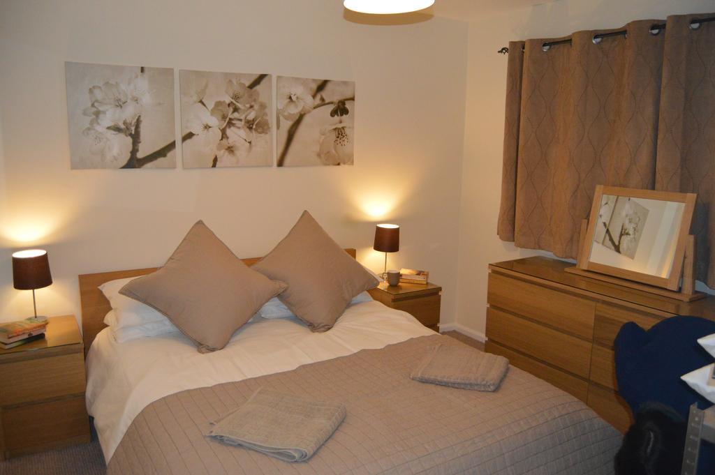Chesterton Court Apartment Γκλόστερ Εξωτερικό φωτογραφία
