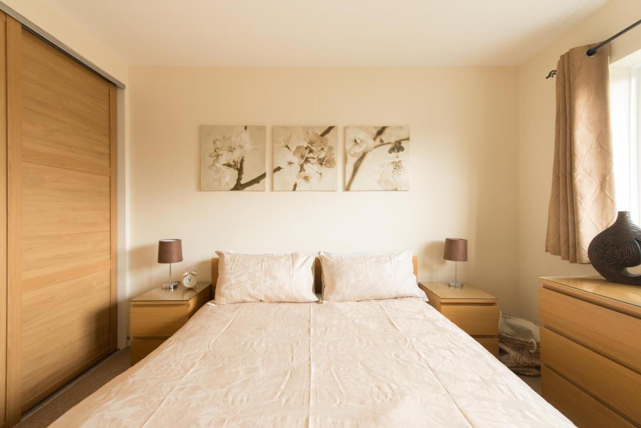 Chesterton Court Apartment Γκλόστερ Εξωτερικό φωτογραφία